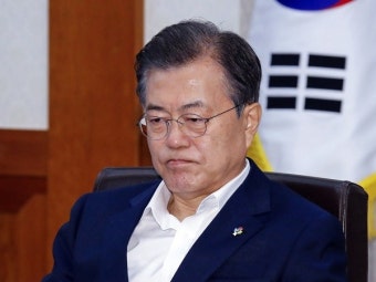 文 대통령, 강행군 속 '감기몸살'...29일까지 기력회복 위한 휴가