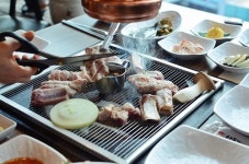 눈과 입이 즐거운 품격 높은 외식공간, 진해 맛집 화동생갈비 진해점