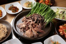 독특한 향과 맛을 사랑받는 능이버섯, 그 효능과 요리방법