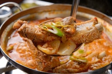 [집에서 간단한 요리] 밥 한 공기 뚝딱, 백종원 돼지고기 묵은지 김치찜 레시피