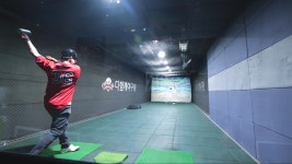 영통 스크린야구장 다함께야구왕, 남녀노소 아이부터 어른까지 함께 즐기는 스크린야구