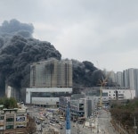용인 성복동 롯데몰 신축공사장 화재…7명 부상, 60명 대피