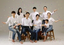 안양가족사진 전문 담스튜디오 안양점, 가정의달과 어울리는 특별한 가족사진 제공