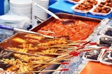 외식 물가 상승 치킨값 작년보다 7.2%↑…김밥·떡볶이 5%대 올라