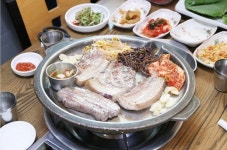 제주 한림 맛집 흑돼지촌, 연탄 향 그윽한 흑돼지 메뉴 맛볼 수 있는 협재해수욕장 맛집