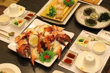 제철음식 대게, 킹크랩, 랍스타로 행복한 가족외식코스…천안 맛집 대게나라