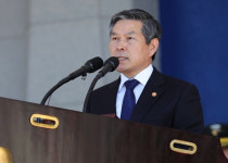 정경두 “민간인 무단침입, 깊이 반성한다”