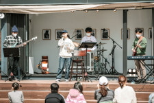 드림큐브에서 봄맞이 버스킹 만나요~