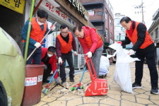권영세 의원, 용문시장 클린데이 나서