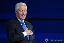 빌 클린턴 전 대통령 병원 입원…건강 이상설에 네티즌 관심 집중