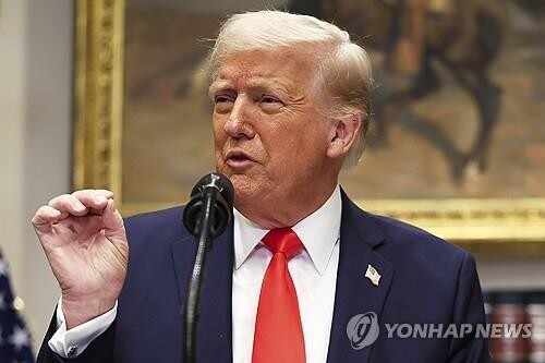 트럼프, 반도체에 100% 관세 부과 발표: 한국 경제에 큰 영향 예상