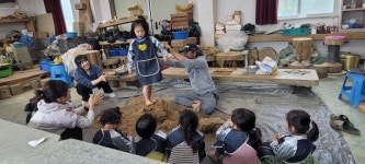 제주문화예술재단 선정 제주 흙으로 그리는 예술, 현장 열기에 교육 규모 대폭 확대