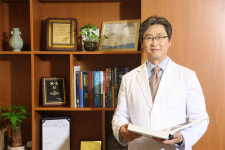 건조한 봄, 풀페이스 필러로 자연스럽게 볼륨 채워 잔주름 고민 해결