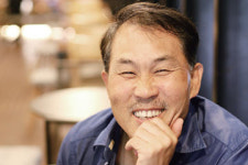 드라마 명장에서 스토리 에디터로, 김태원 푸른여름스토리연구소 대표 | “매혹적인 스토리 탄생의 비밀을 알려주마” 