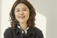작가 김소영 ② / 믿을 만한 어른이 있다는 증거를 준다는 건