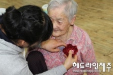 설문대센터 수채화동아리, 브로치 만들기 재능나눔 프로그램