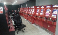 학교 옆에서 불법사행성 게임장 버젓이 영업