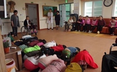 성지요양원-성지어린이집, 고사리 손과 카네이션의 만남