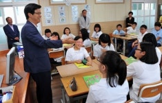 중학교 자유학기제 전면 시행...중간.기말시험 안본다