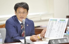 800억원 들인 전국체전, 탈의실 없어 화장실 사용