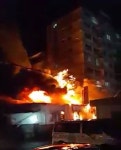 제주 도심지 공업사 화재...옆 아파트로 불길 아찔