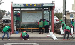 안덕면새마을부녀회, 버스승차대 환경정비 실시