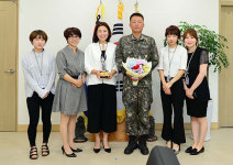 해군 제주기지전대, 수년간 이발봉사 살롱에이.블루클럽에 감사패