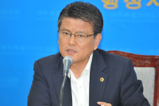 해수풀장 위법 논란, 시장 몰랐다는게 말이 되나?