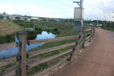 태풍 훼손 옹포천 산책로 울타리...복구소식 감감