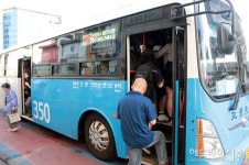 30년만의 제주 대중교통 개편....첫 고비는 넘겼다