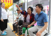 원희룡 지사 표선면 투어...가시리 유채꽃축제, 행정 주최로 개최