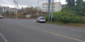 5년째 위험천만 등굣길...도로 확장되니 감수해라?