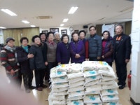 용담2동 성화경로당 어르신에 사랑의 쌀 전달