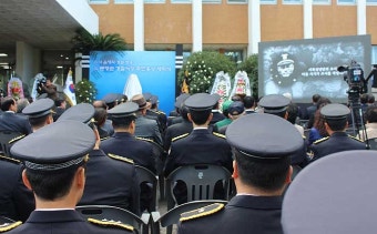 '경찰영웅' 故 문형순 서장 추모동상 제주에 '우뚝'