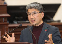 병설 대안, 단설유치원 확충해야...교원정원 때문에...