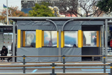 제주 버스정류장, 겨울시즌 변신...바람막이 시설 등장