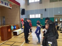 에코그린리조트, 귀덕초 졸업생에 장학금 전달