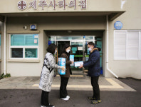 제주시청 무한사랑봉사회, 사회복지시설 3곳에 마스크 기탁