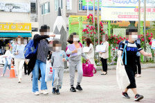 고2.중3.초1~2.유치원생, 오늘 첫 등교...애들아 어서와라