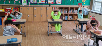 평대초, 4.3 평화인권 교육주간 맞아 동백수첩 만들기 진행