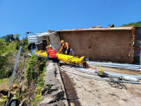 제주 서홍동서 크레인 전복...운전자 숨져