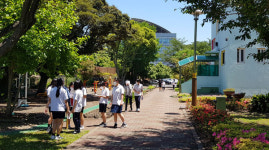 서귀중앙여중 학생들 교내 올레길 걸으며 건강관리 해요!