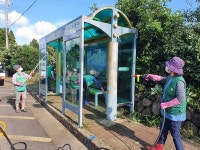 표선면 토산1리 부녀회, 버스승차대 환경정비 실시