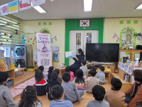 한수폴도서관, 귀덕초 병설유치원서 찾아가는 도서관학교 운영