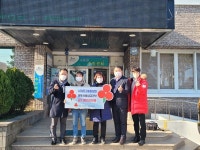 서귀포고동창회, 영천동 주민센터에 이웃사랑 성금전달