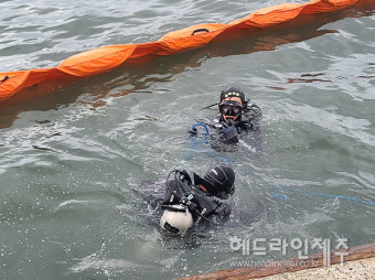 제주 한림항 어선 화재 2명 실종...선내 수색작업 시작