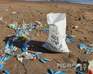 중국 유입 그물부표로 뒤덮인 제주바다...이렇게 많은 양 처음