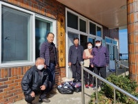 (주)청봉환경, 용강경로당에 양말 기부