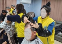 제주용연라이온스클럽, 삼화1차부영아파트경로당 미용 봉사