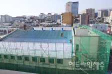 제주시민회관 해체 공사 시작...60년 세월 역사 속으로